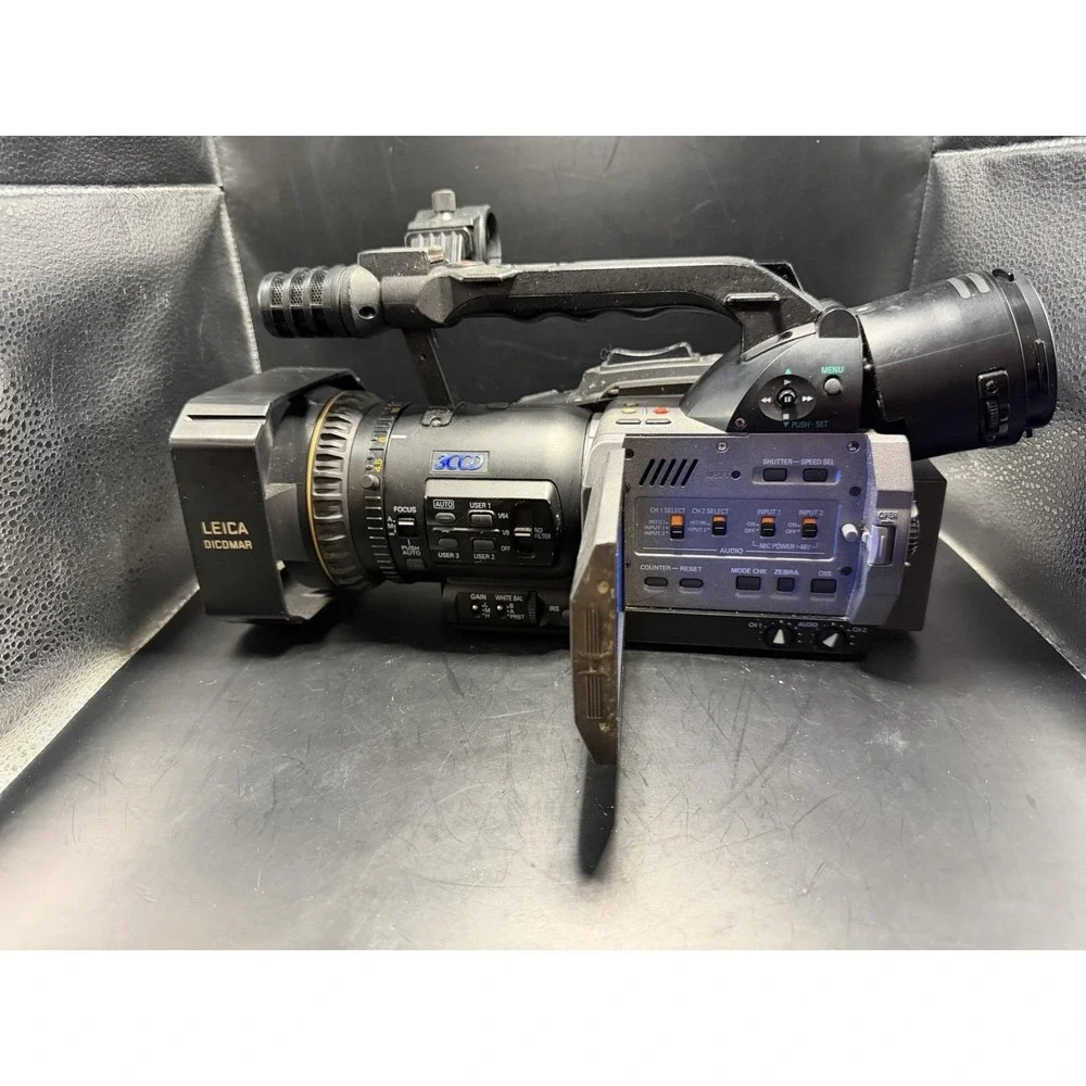 Panasonic‎ AG-DVC20A Camcorder Bundle – S Reel Lock / Unloading Lock AS-IS